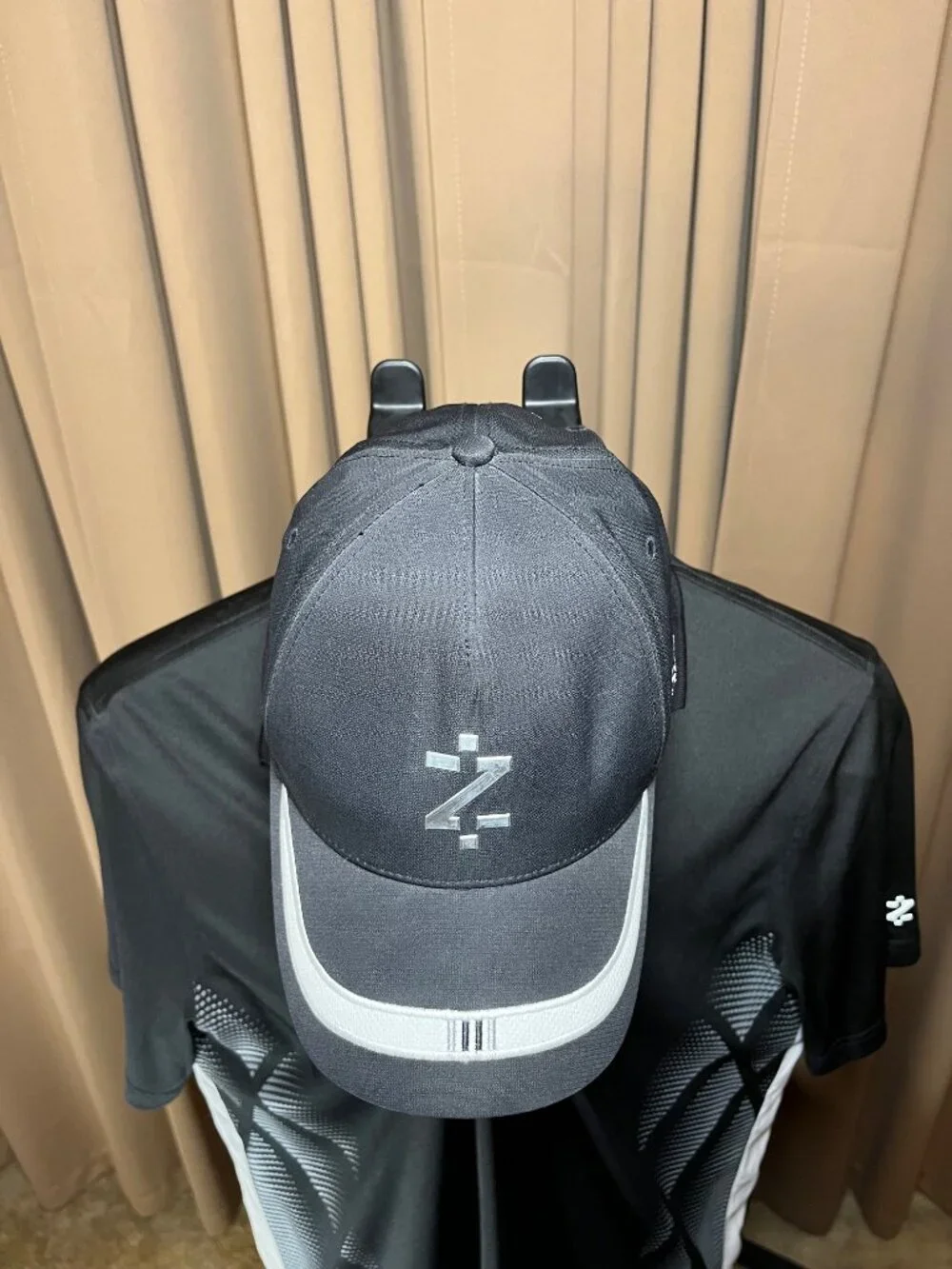 Izod golf cap